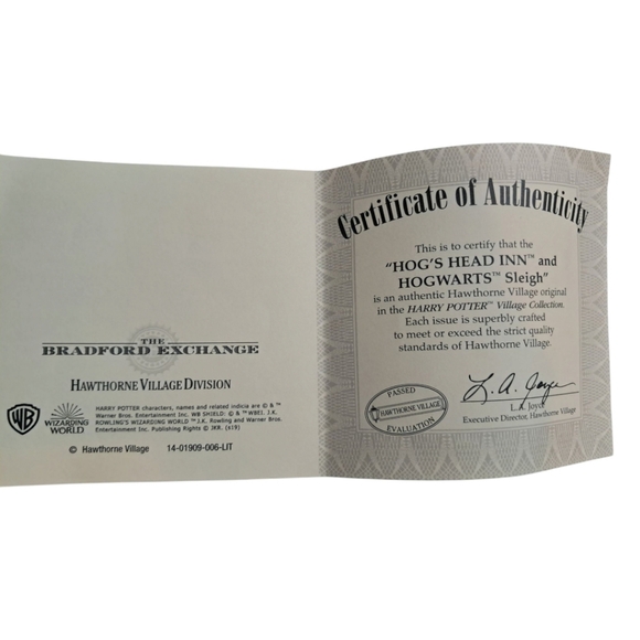 Harry Potter Village Collection Hogs Head Inn & Sleigh - Picture 5 of 6